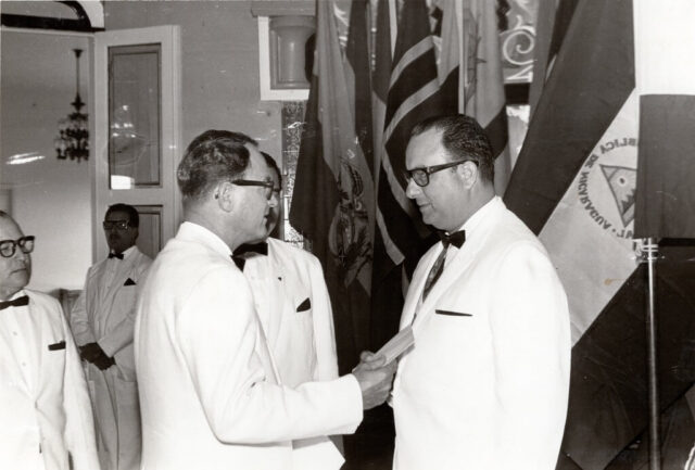 Amb Crockett presents credentials to President General Anastasio Somoza Debayle, Aug 1967. Foto SIP