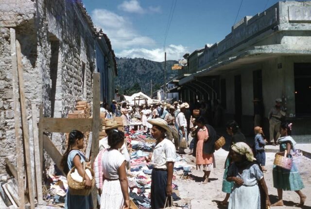 Street market in Jutiapa, Guatemala, near the border with El Salvador, 1958. ©KMC